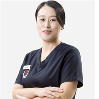 梁英华